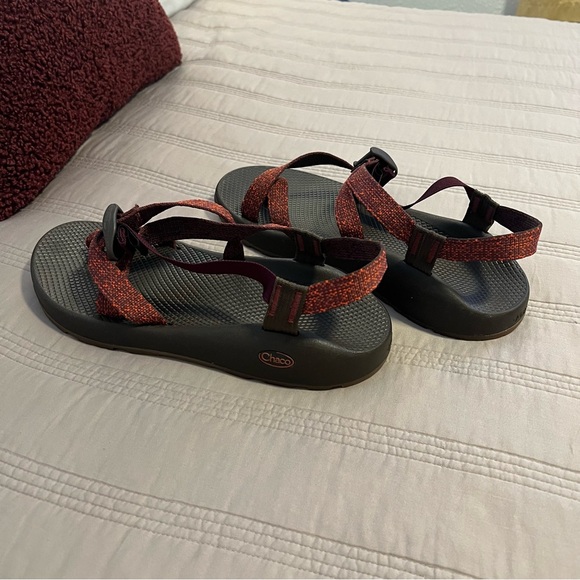Chaco Men’s Burgundy and Black Adventure Sandals - Picture 4 of 6